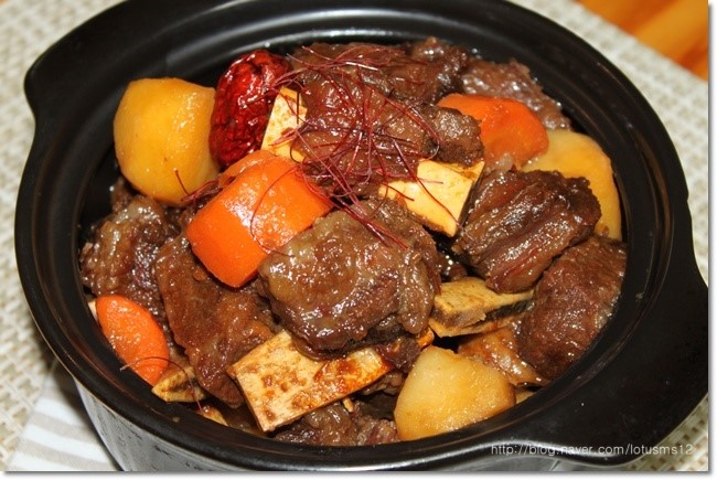 http://food.sporbiz.co.kr/recipe_view.asp?bidx=3800&page=7&pageblock=1&sdate=0&skind=&sword=&ordertype=date&sfoodtype=7&sfoodtheme=0&sfoodcountry=0 소갈비찜 만드는법