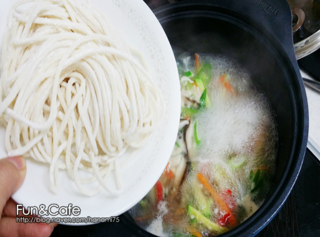칼칼한 국물의 바지락칼국수! 생각보다 만들기 쉬워요~